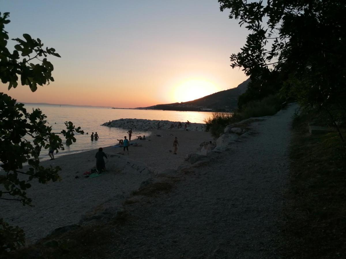 Apartment Sodan 72 Omiš Esterno foto