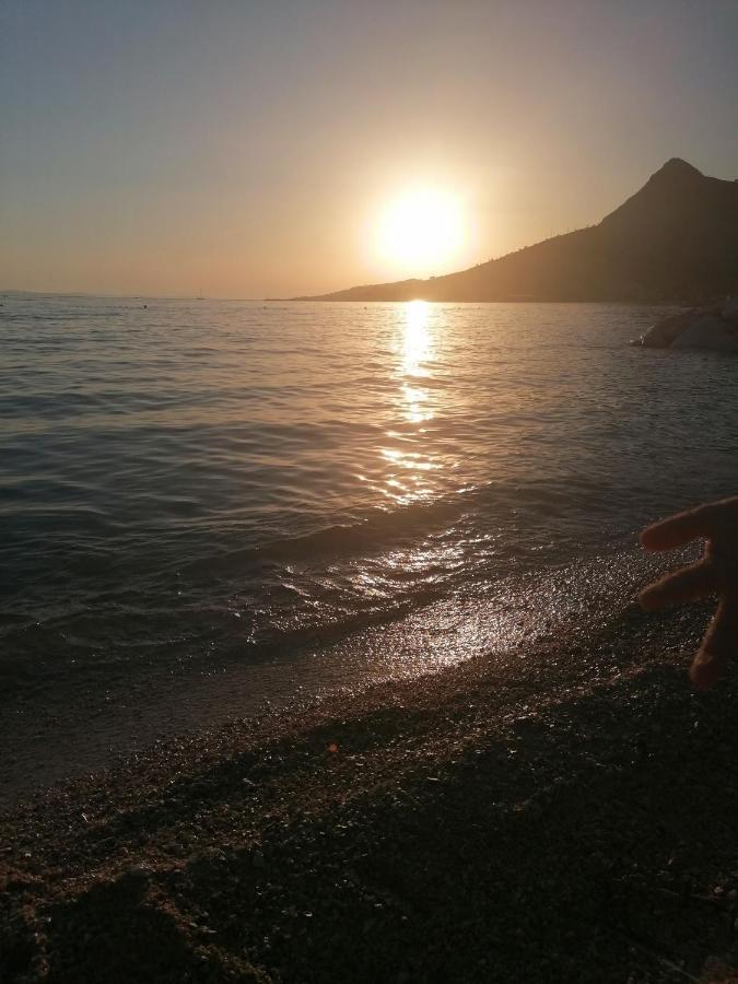 Apartment Sodan 72 Omiš Esterno foto