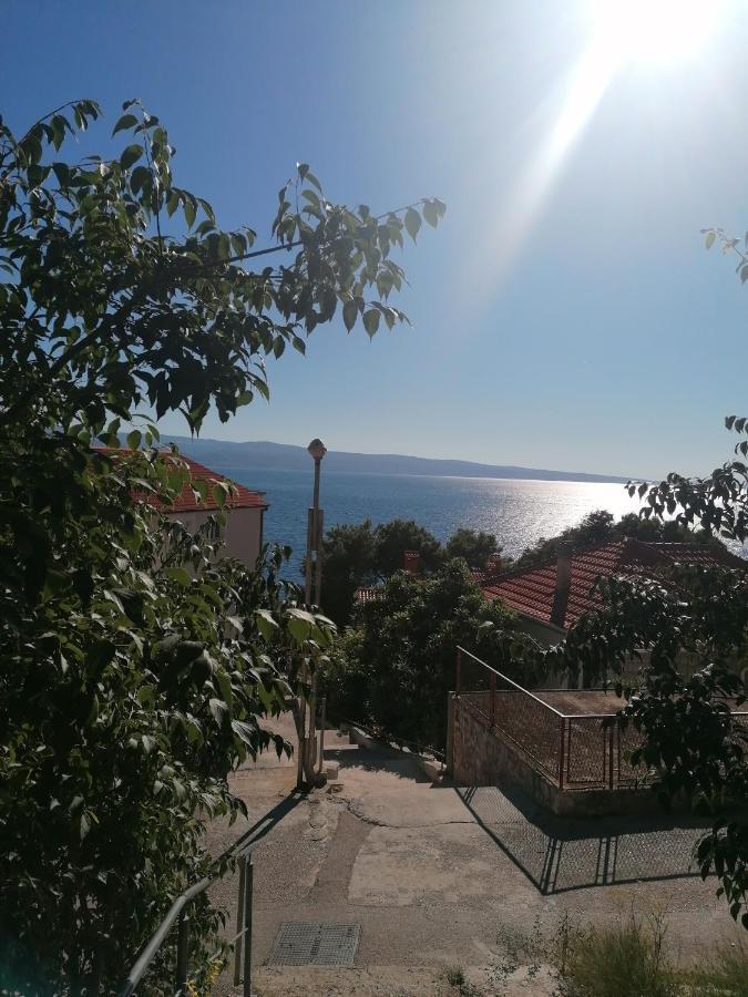Apartment Sodan 72 Omiš Esterno foto