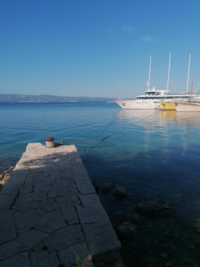 Apartment Sodan 72 Omiš Esterno foto