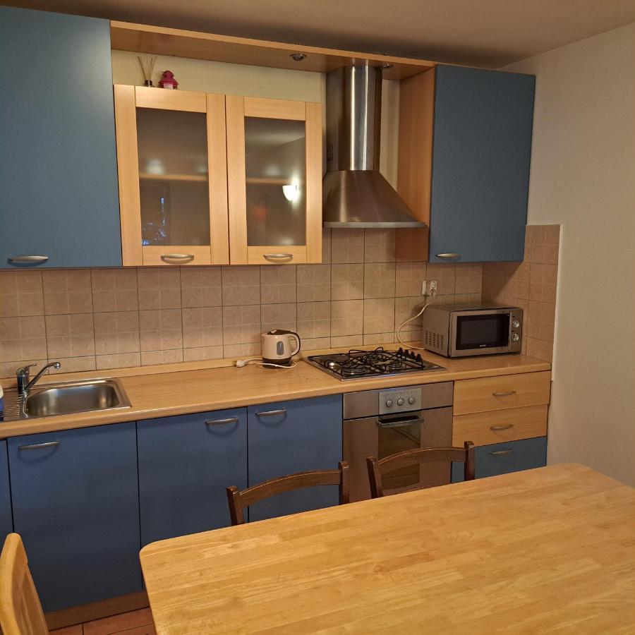 Apartment Sodan 72 Omiš Esterno foto