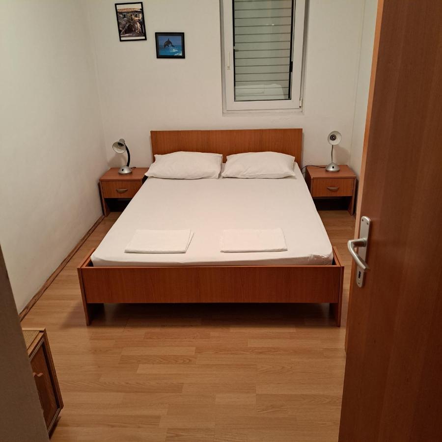 Apartment Sodan 72 Omiš Esterno foto