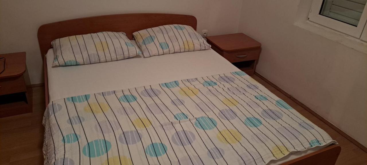 Apartment Sodan 72 Omiš Esterno foto
