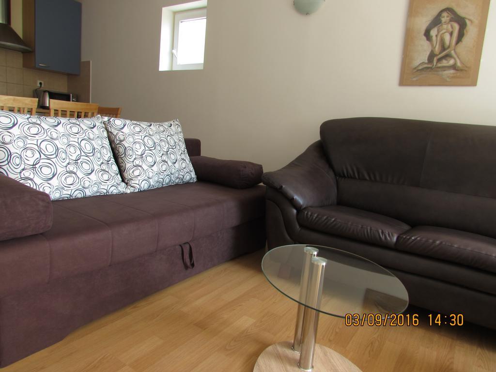 Apartment Sodan 72 Omiš Esterno foto