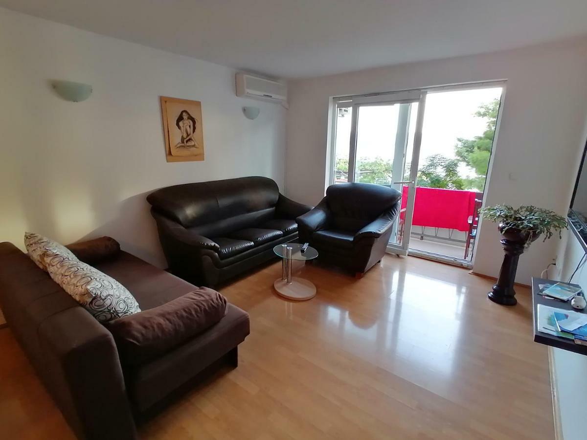 Apartment Sodan 72 Omiš Esterno foto